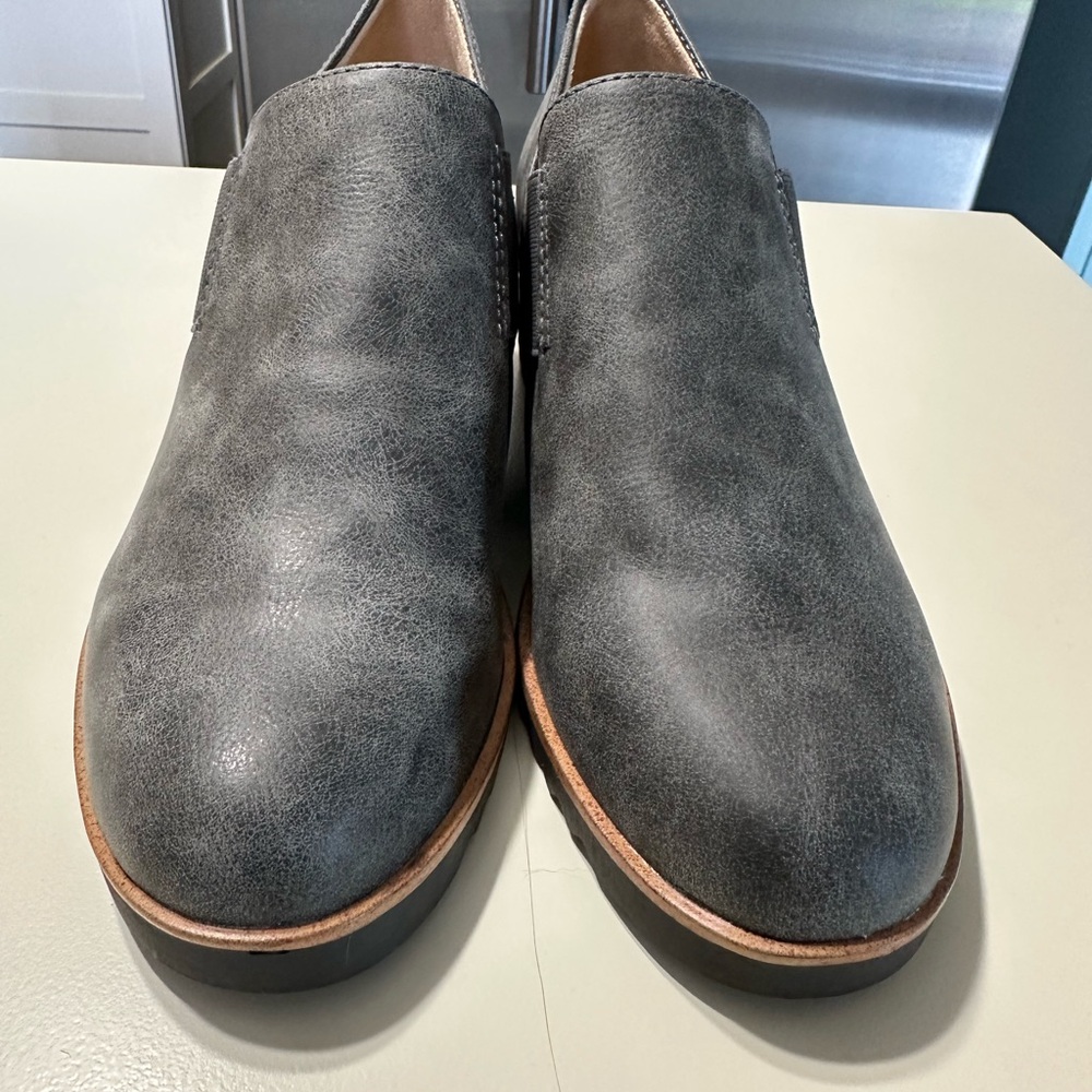 New without box Life Stride Gray Ankle Boots Modern Slip-Ons